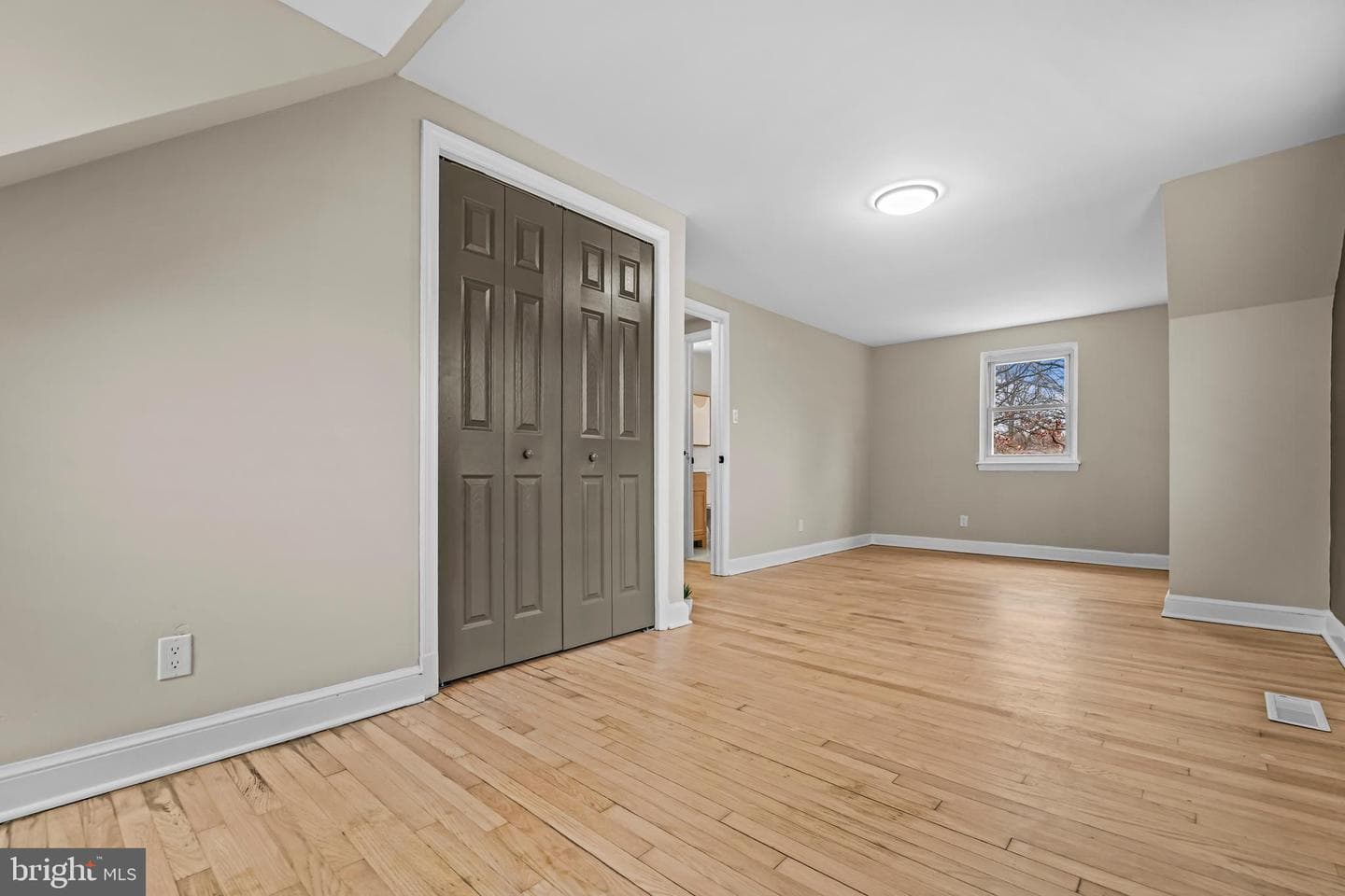 9533 Franklin Avenue photo 22