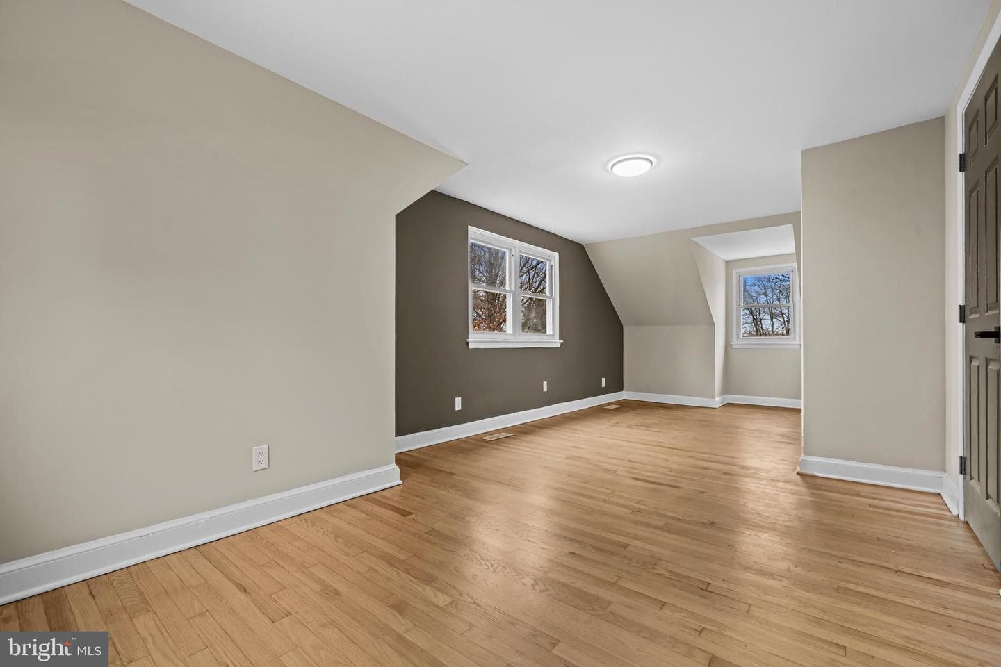 9533 Franklin Avenue photo 23