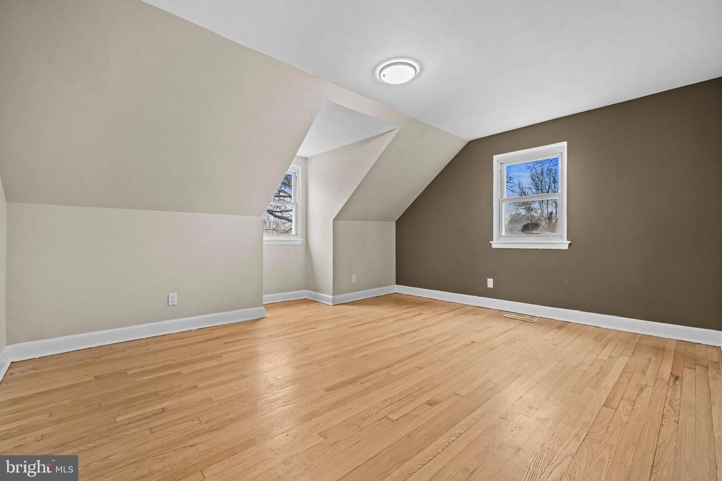9533 Franklin Avenue photo 25