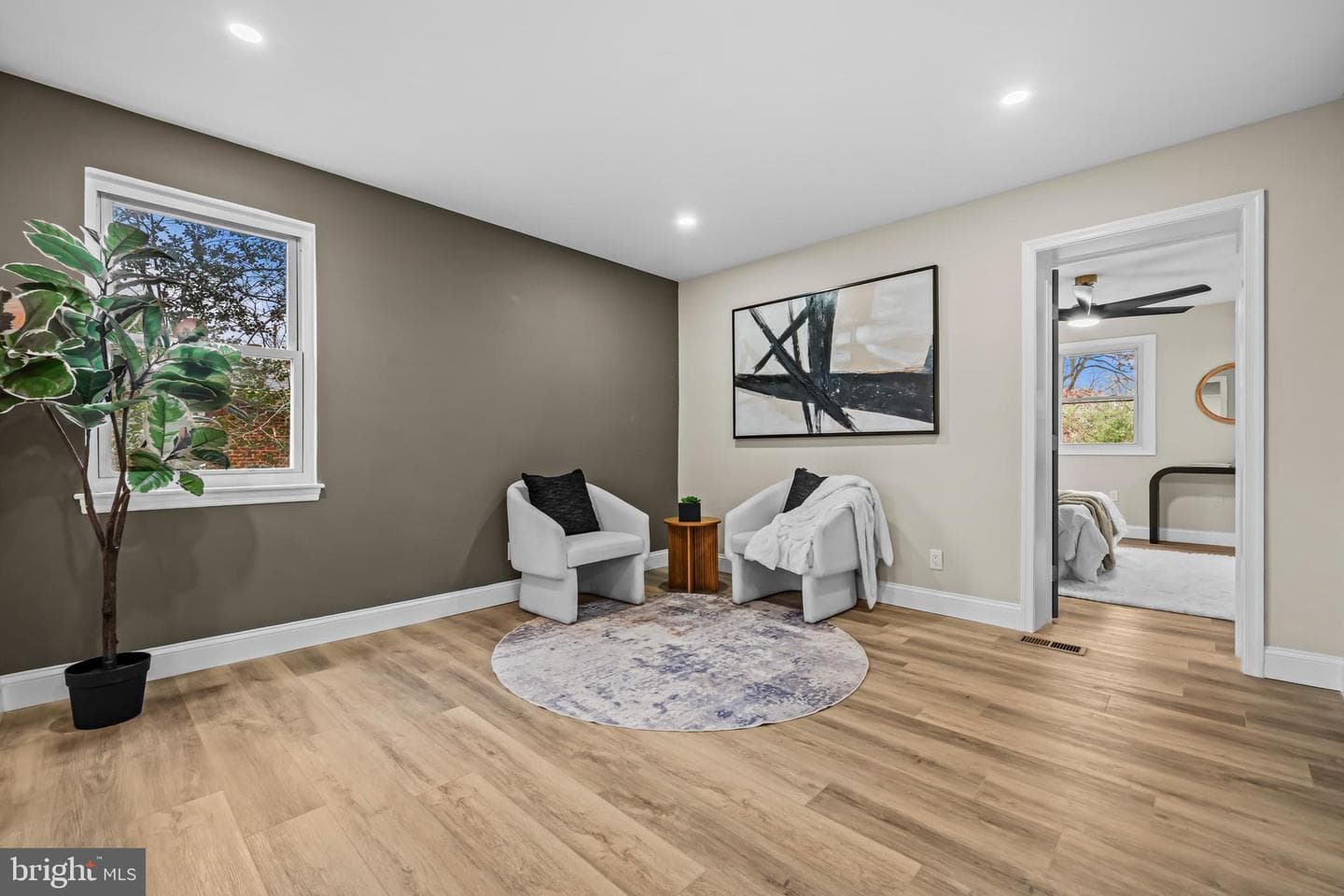 9533 Franklin Avenue photo 8
