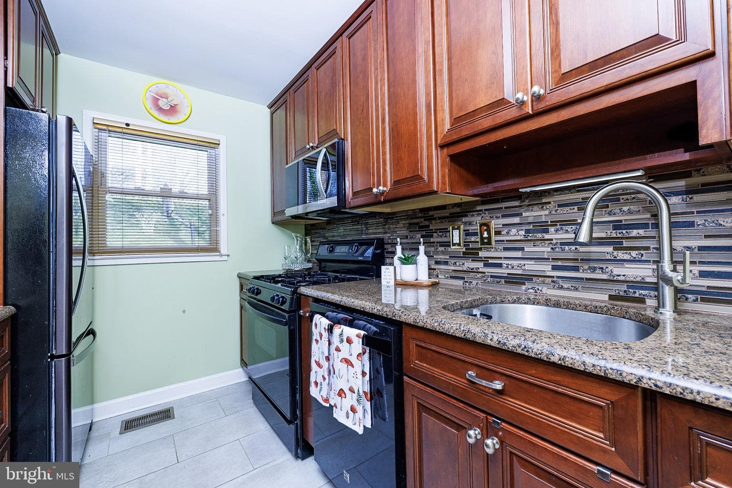 16706 Wardlow Road photo 17