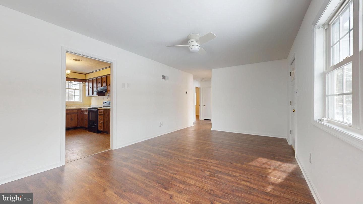 9521 Badger Avenue photo 6