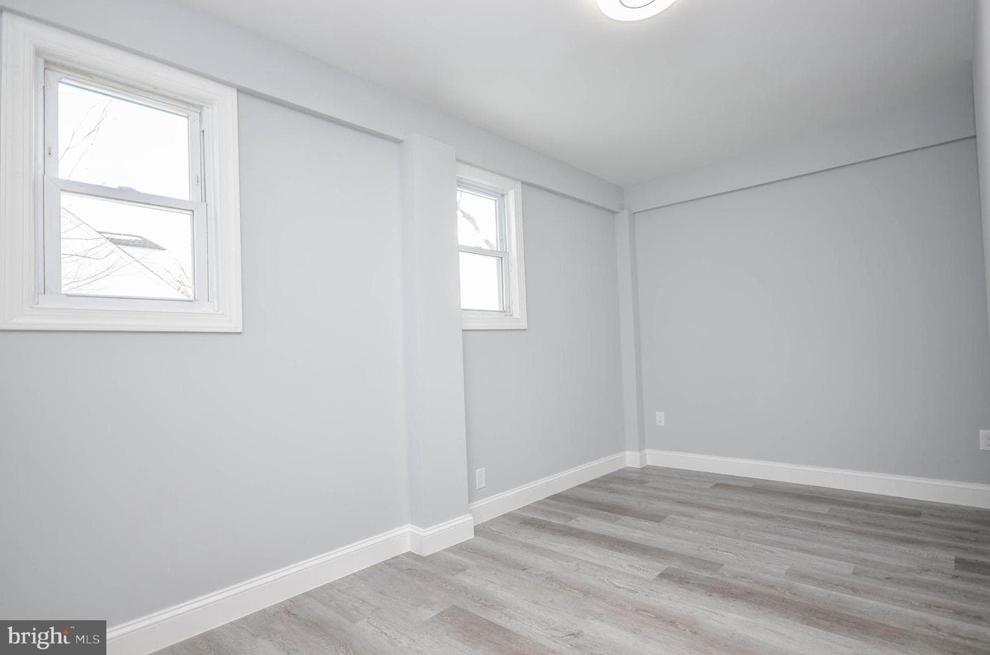 7009 Adelphi Road photo 15
