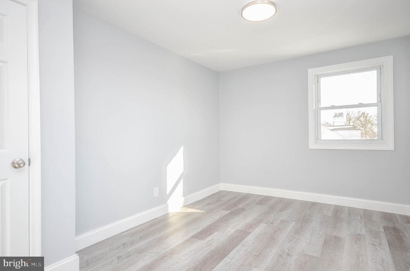 7009 Adelphi Road photo 22
