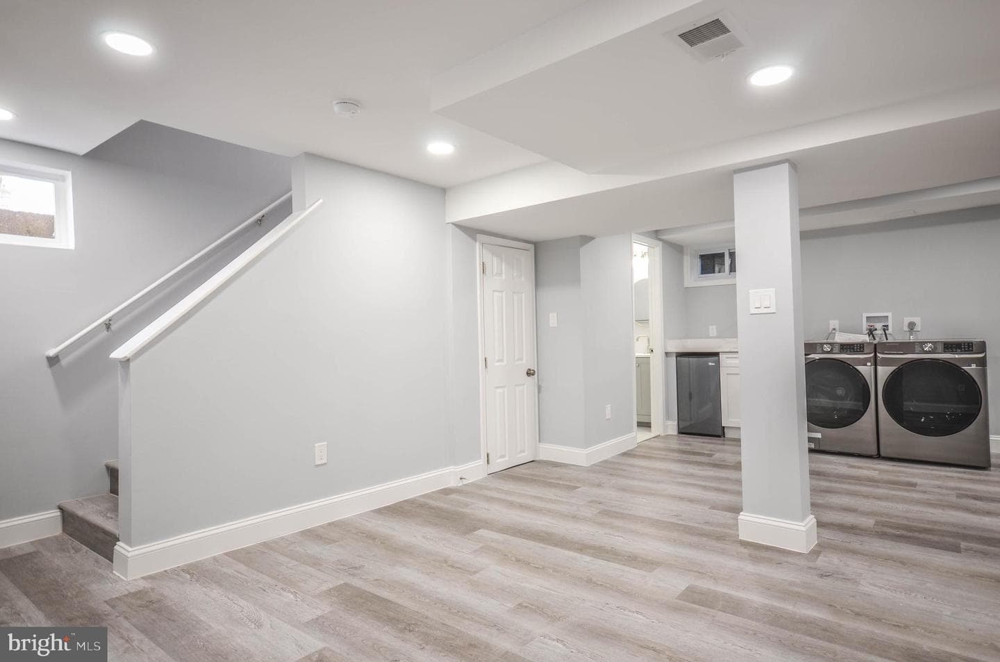 7009 Adelphi Road photo 30