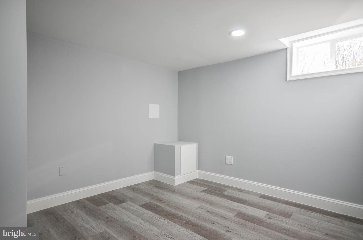 7009 Adelphi Road photo 33