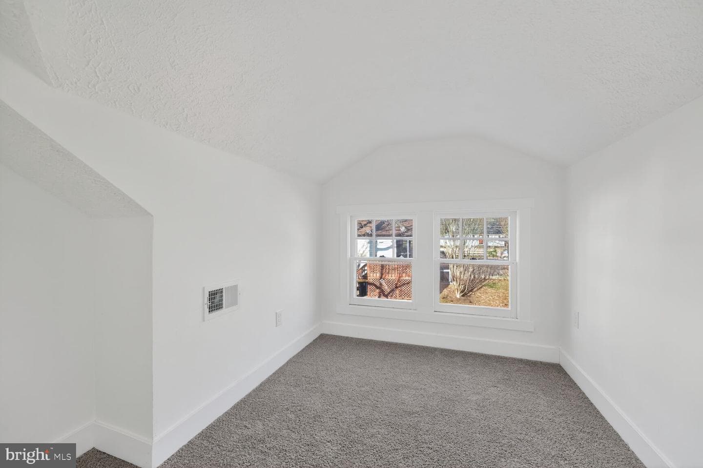 8603 Oakdale Street photo 16