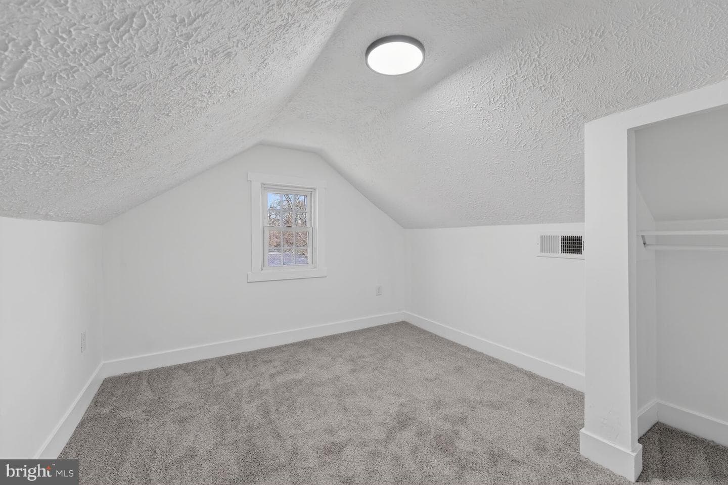 8603 Oakdale Street photo 17