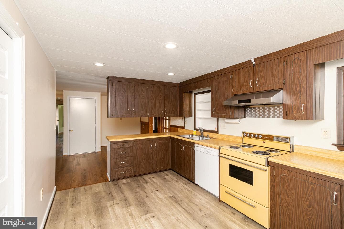 921 Palmer Road photo 6