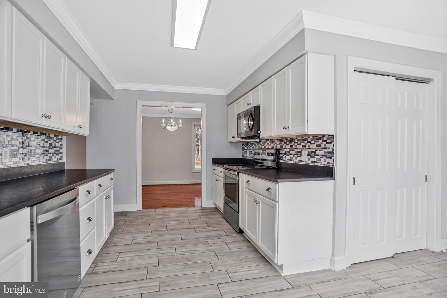 223 Manning Road E photo 11
