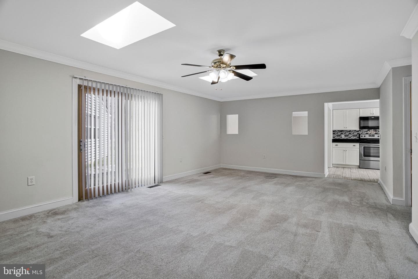 223 Manning Road E photo 20