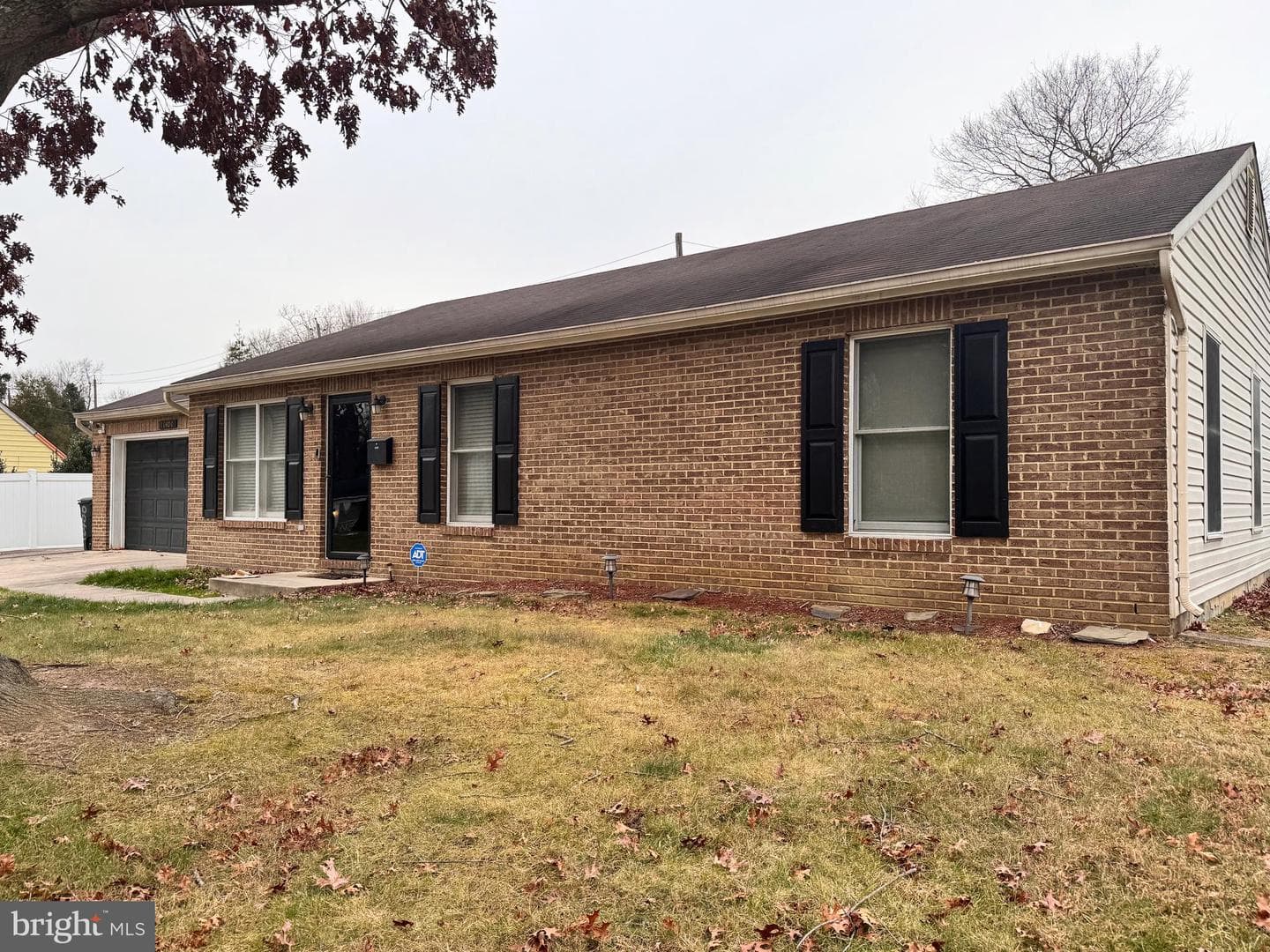 16400 Pointer Ridge Drive photo 4