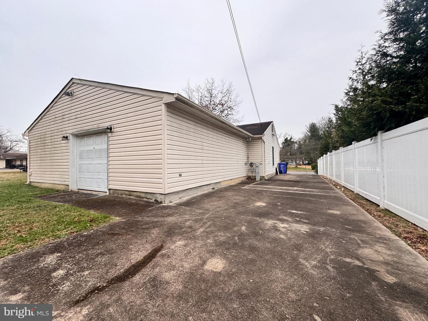 16400 Pointer Ridge Drive photo 6