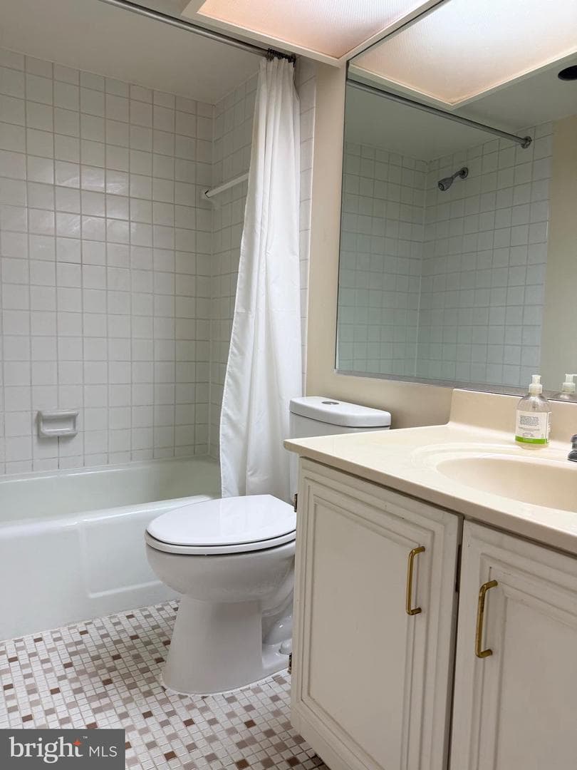 6100 Westchester Park Drive #609 photo 19