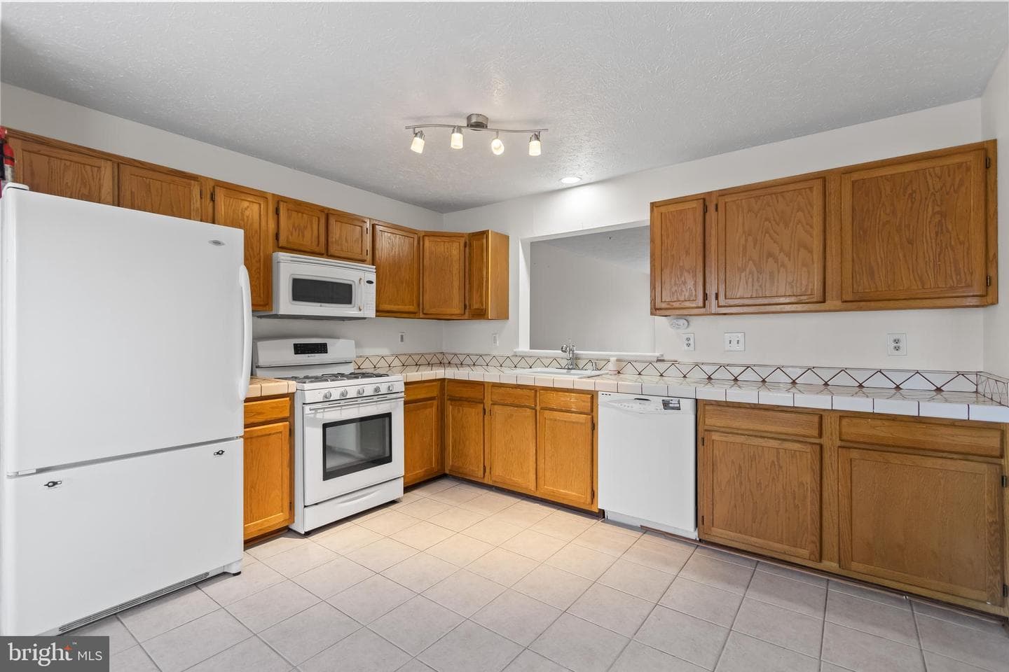6207 Gothic Lane photo 2