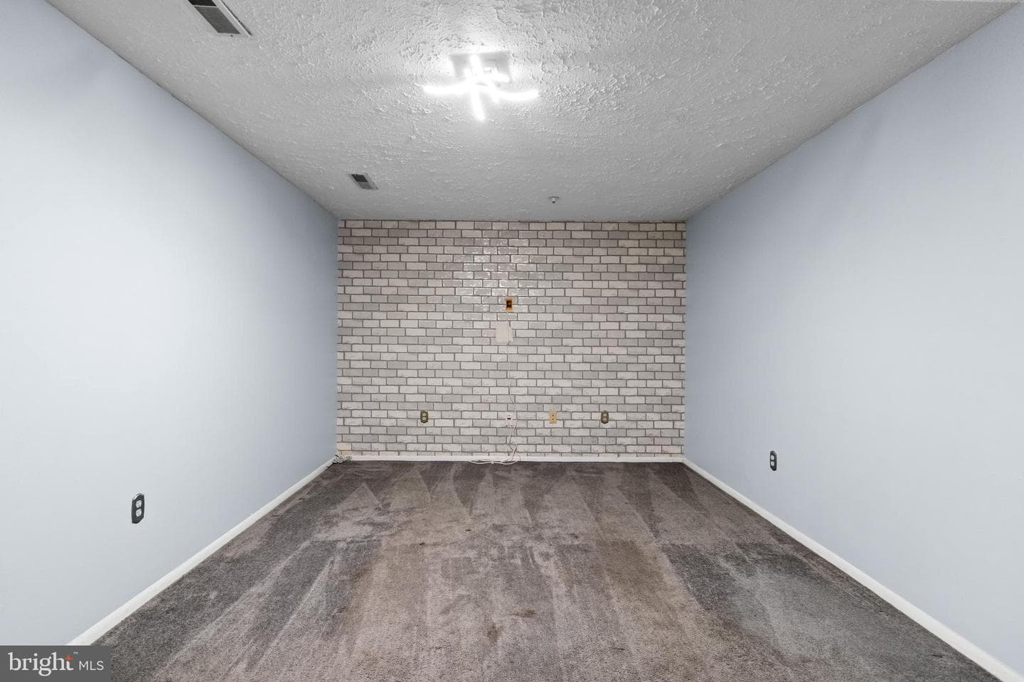 6207 Gothic Lane photo 25