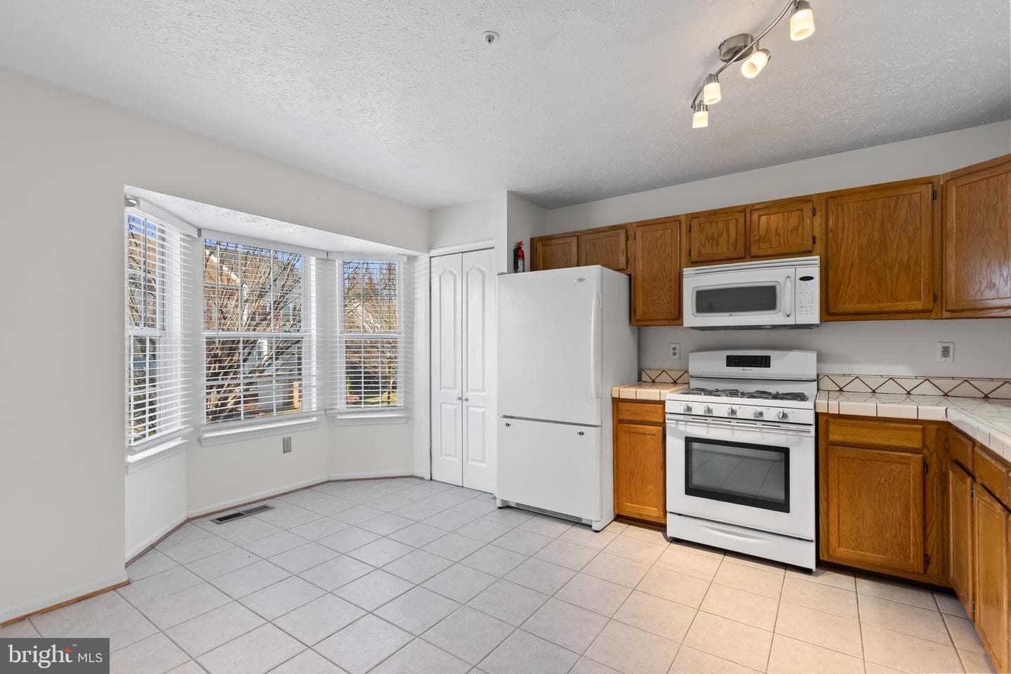 6207 Gothic Lane photo 4