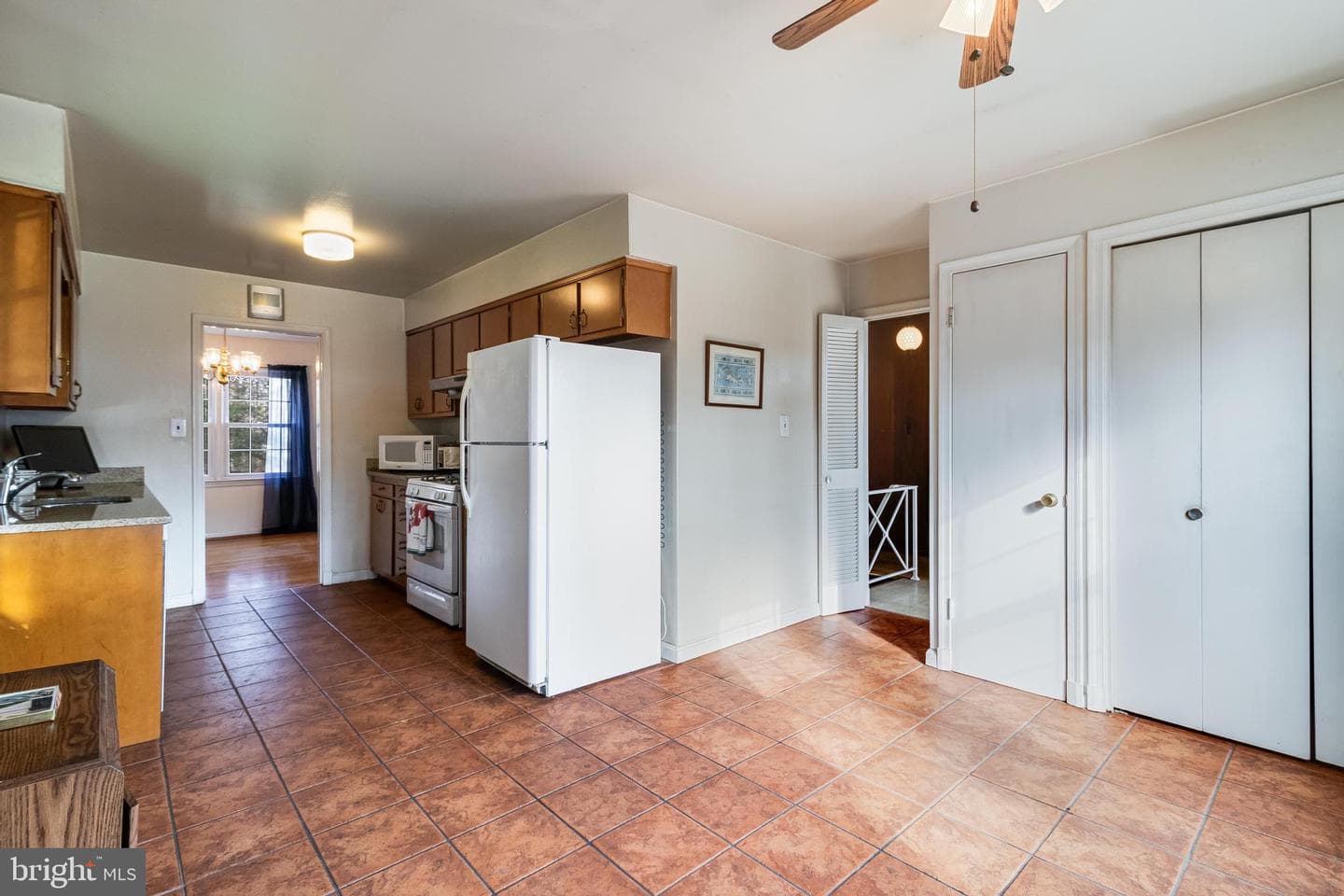 7118 Lory Lane photo 11