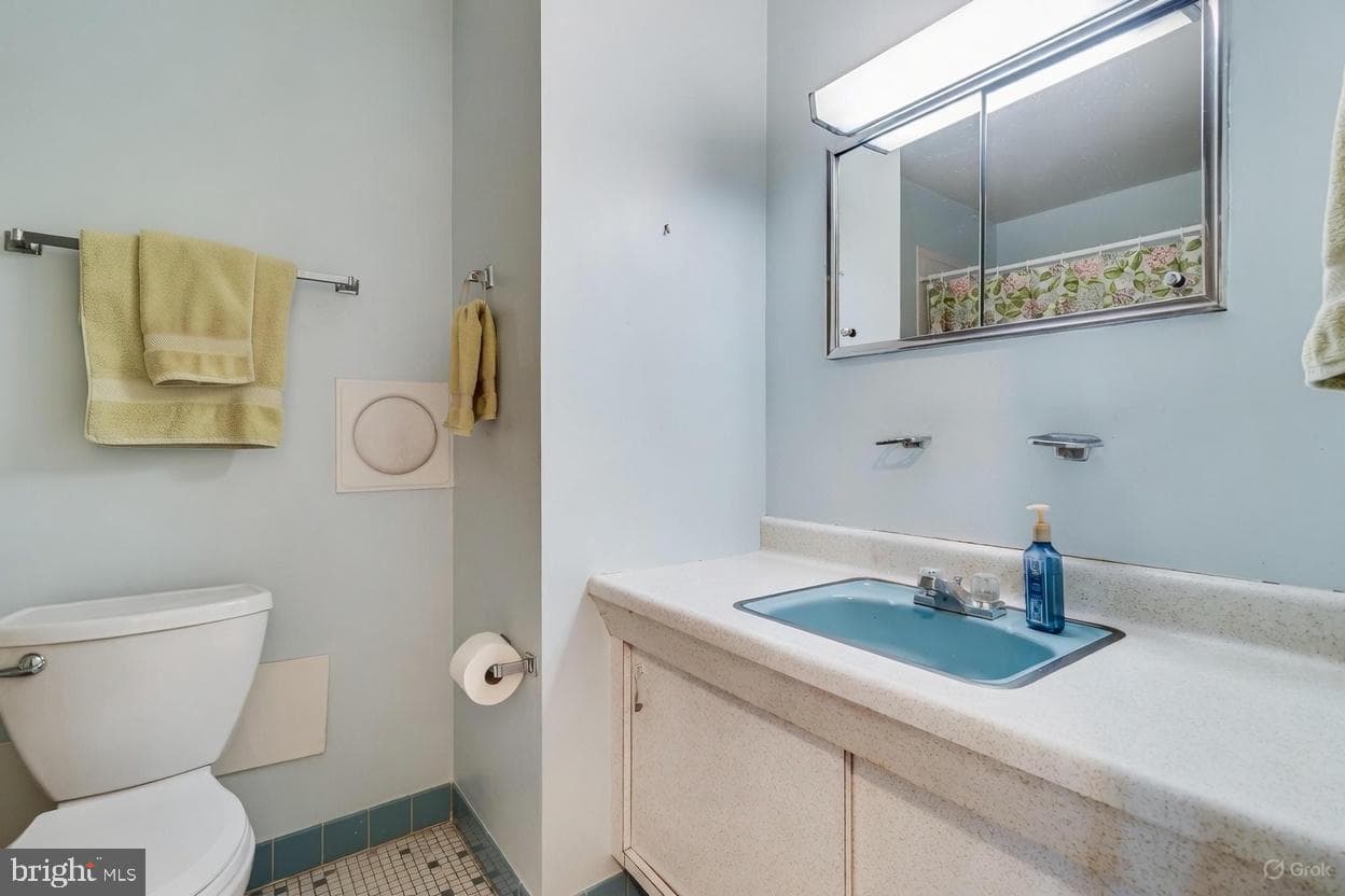 7118 Lory Lane photo 24