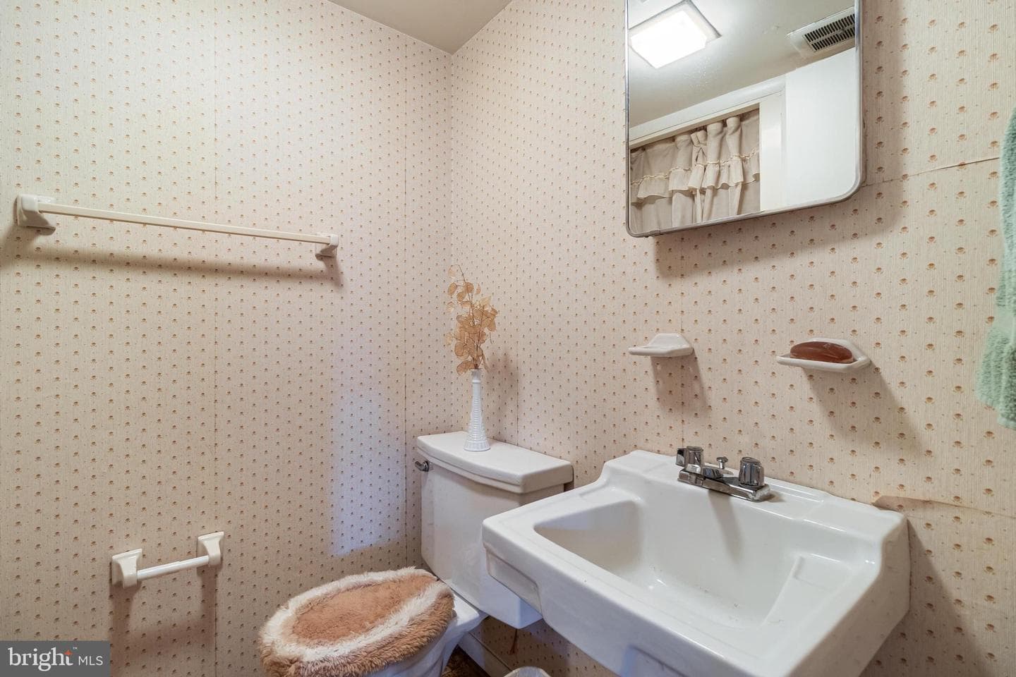 7118 Lory Lane photo 29