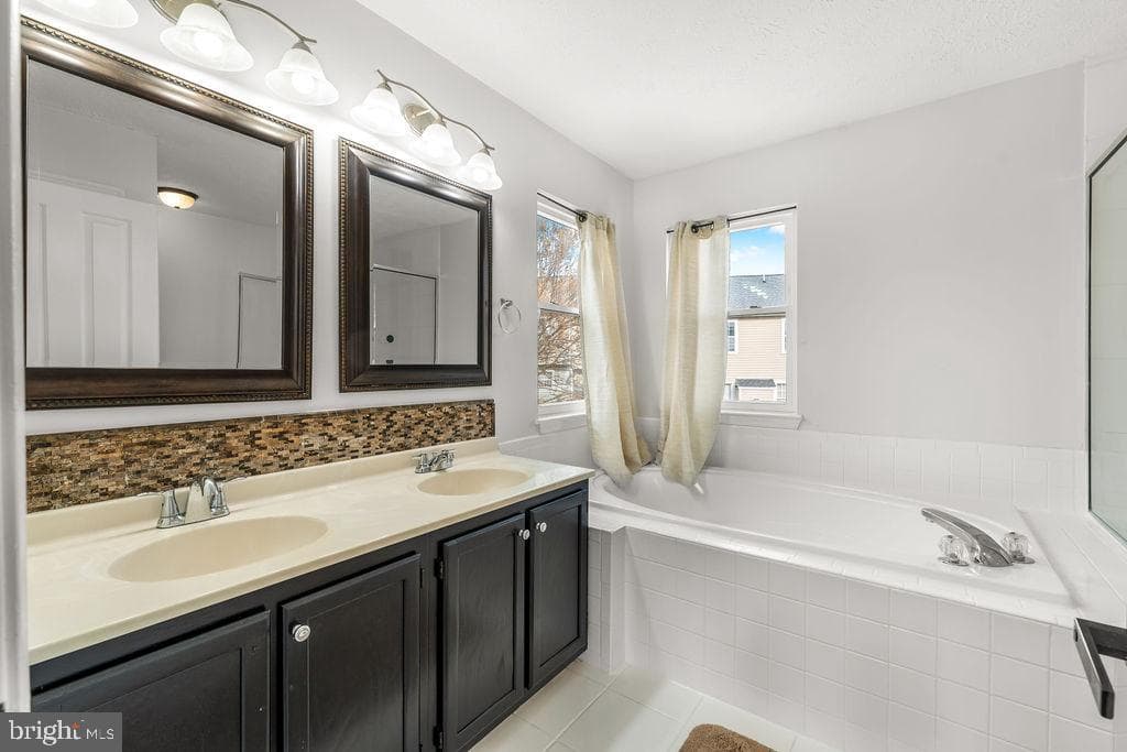 3402 Forest Rose Court photo 18