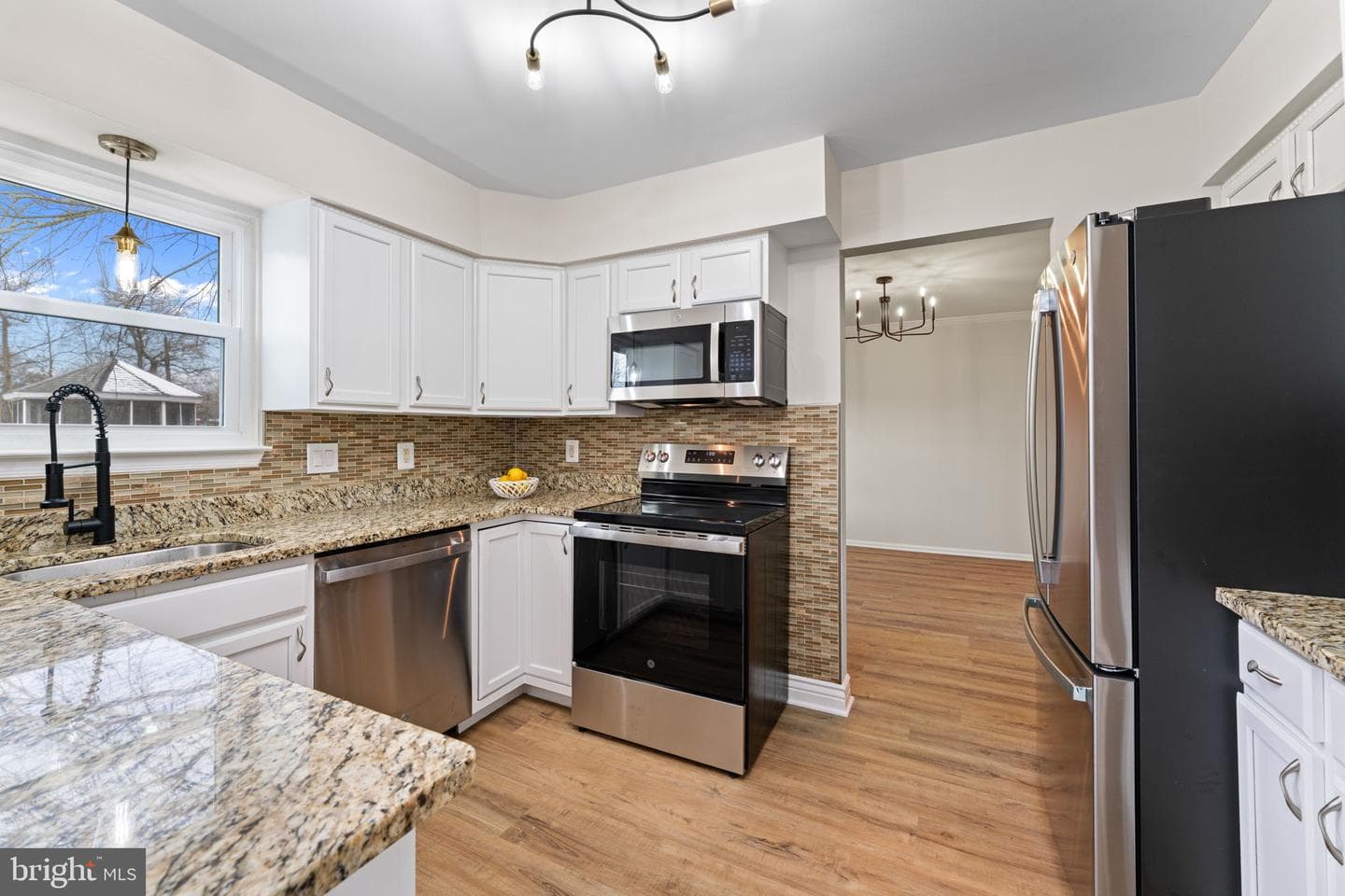 805 Darien Place photo 5