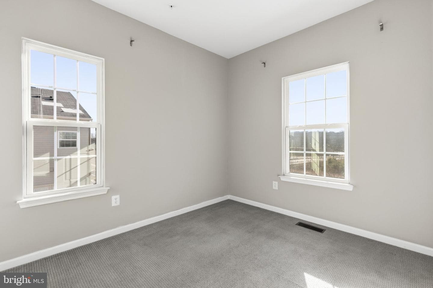 10512 Presidential Parkway photo 20