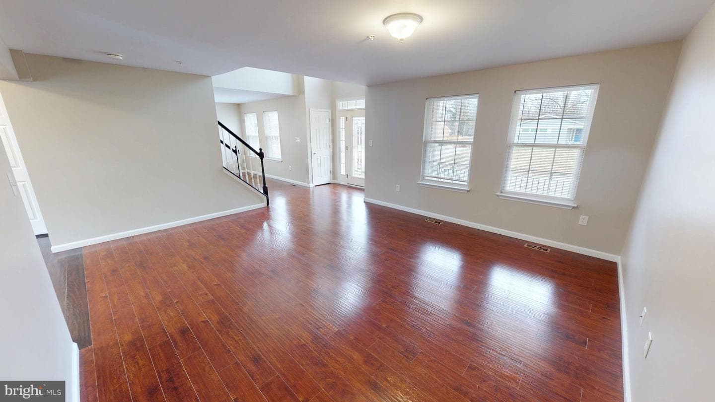725 Gleneagles Drive photo 24