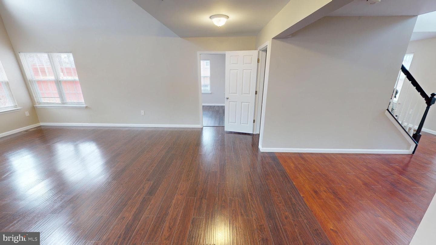 725 Gleneagles Drive photo 28