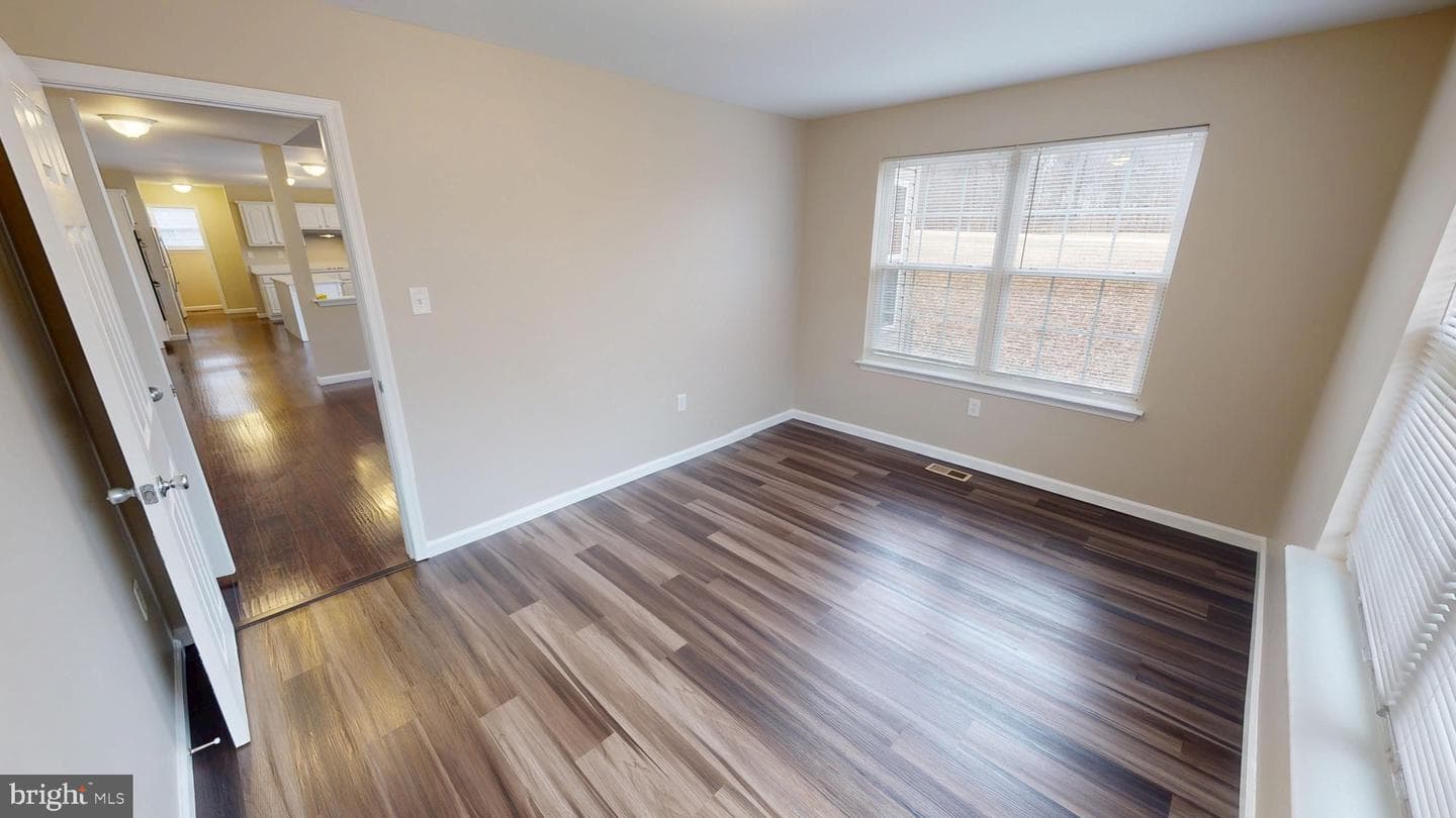 725 Gleneagles Drive photo 36