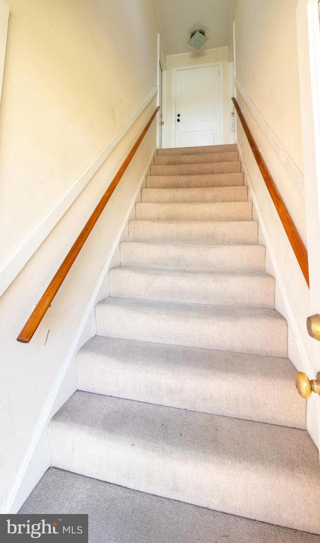 8 Laurel Hill Road photo 2