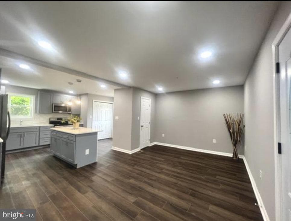 5209 Mount Airy Lane photo 4