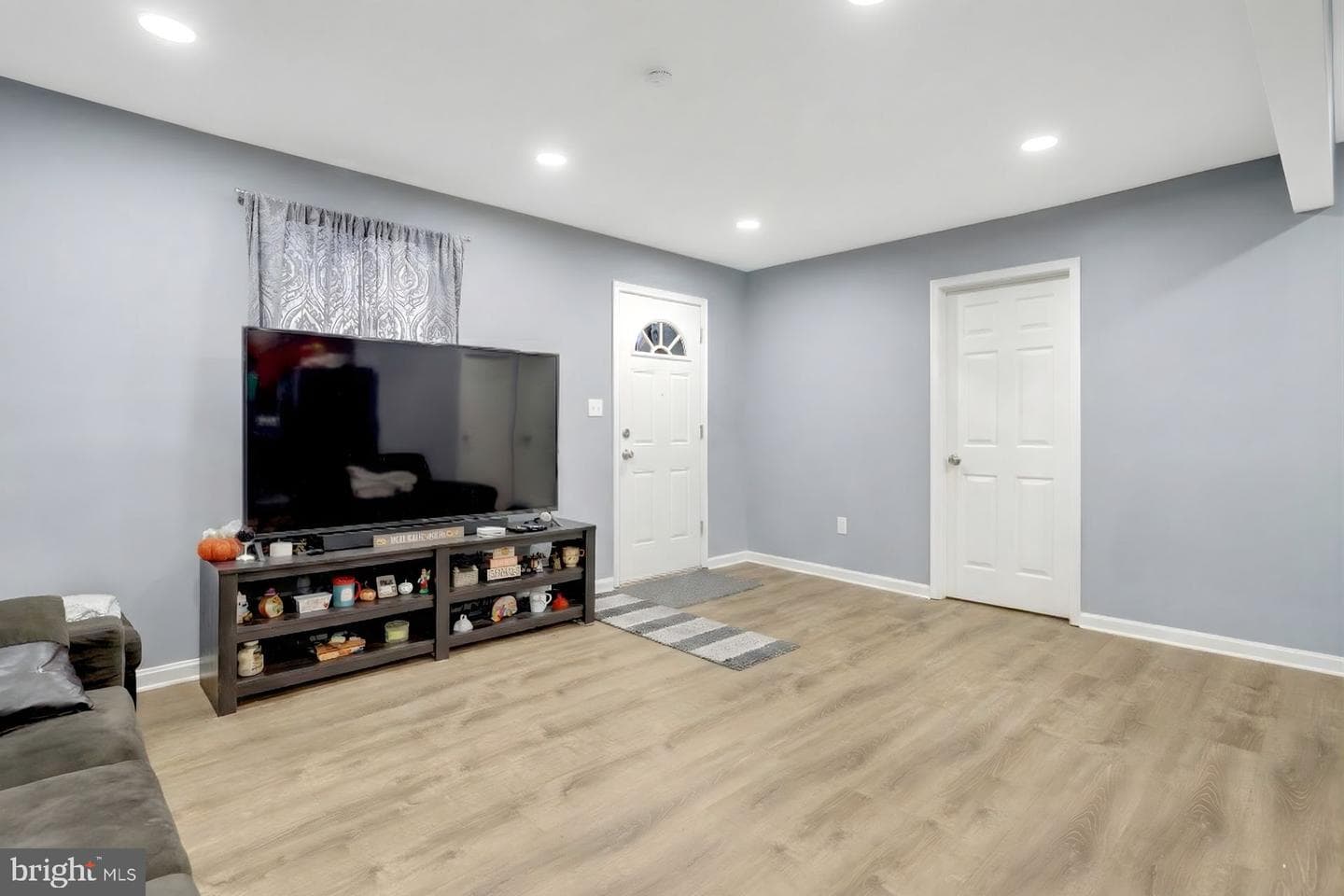 6917 Noah Drive photo 4