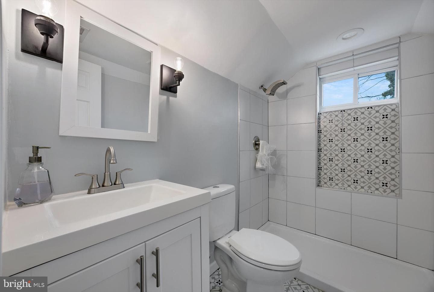 2410 Ritchie Road photo 29