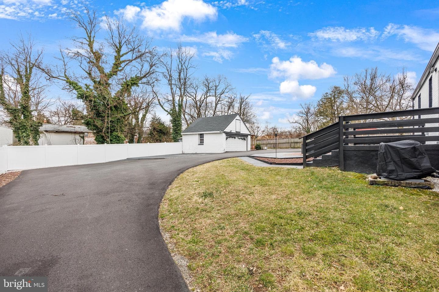 2410 Ritchie Road photo 41