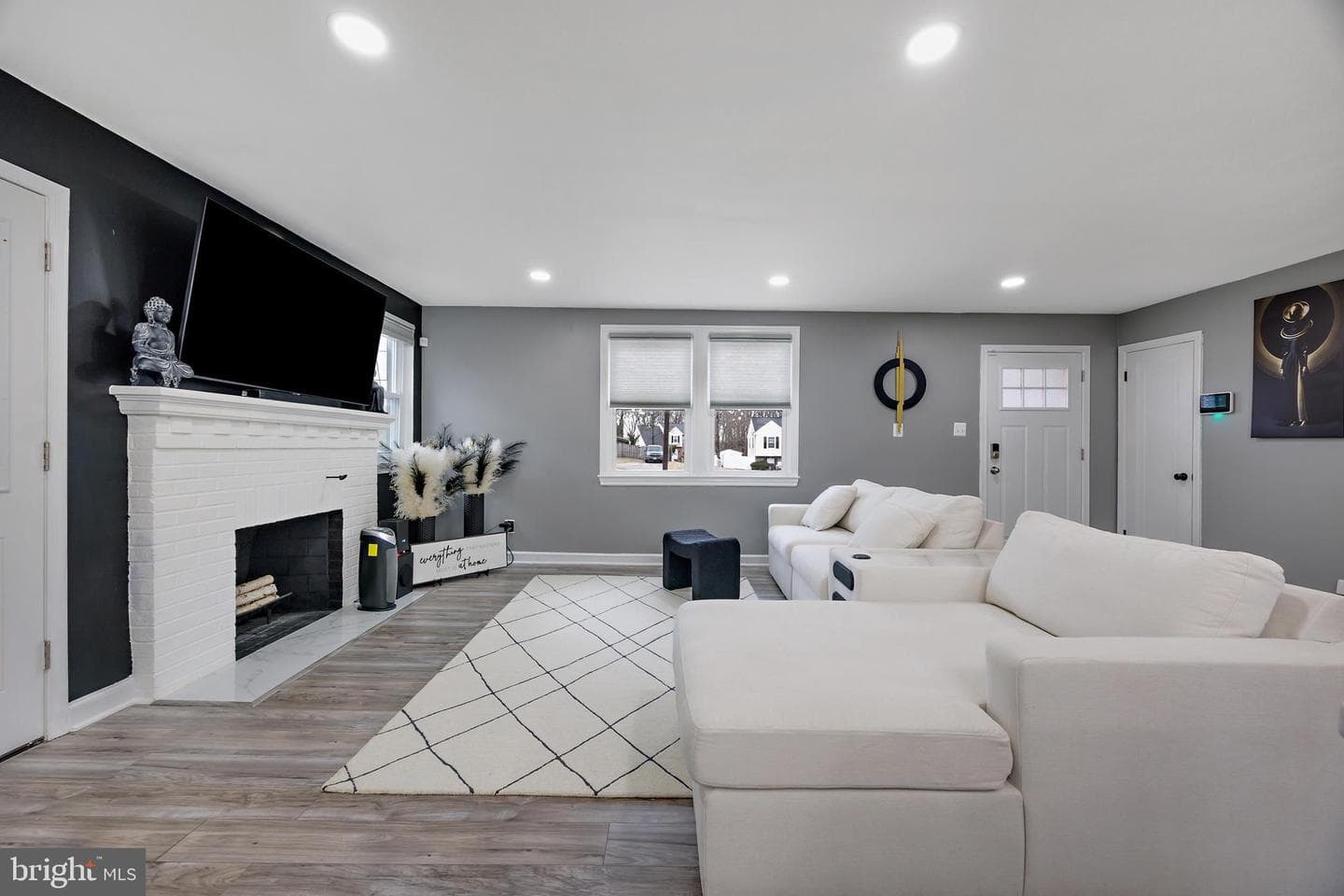 2410 Ritchie Road photo 8