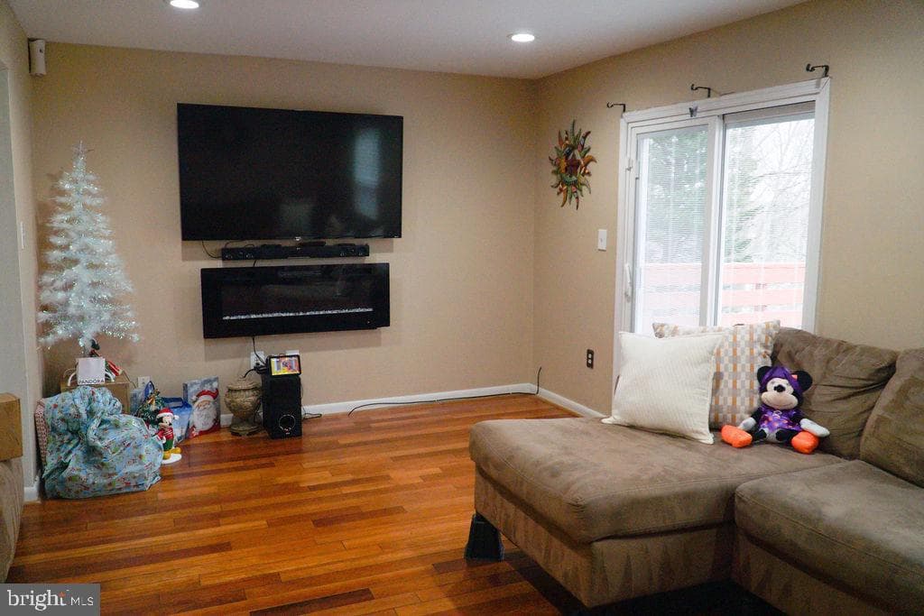 8415 Snowden Oaks Place photo 12