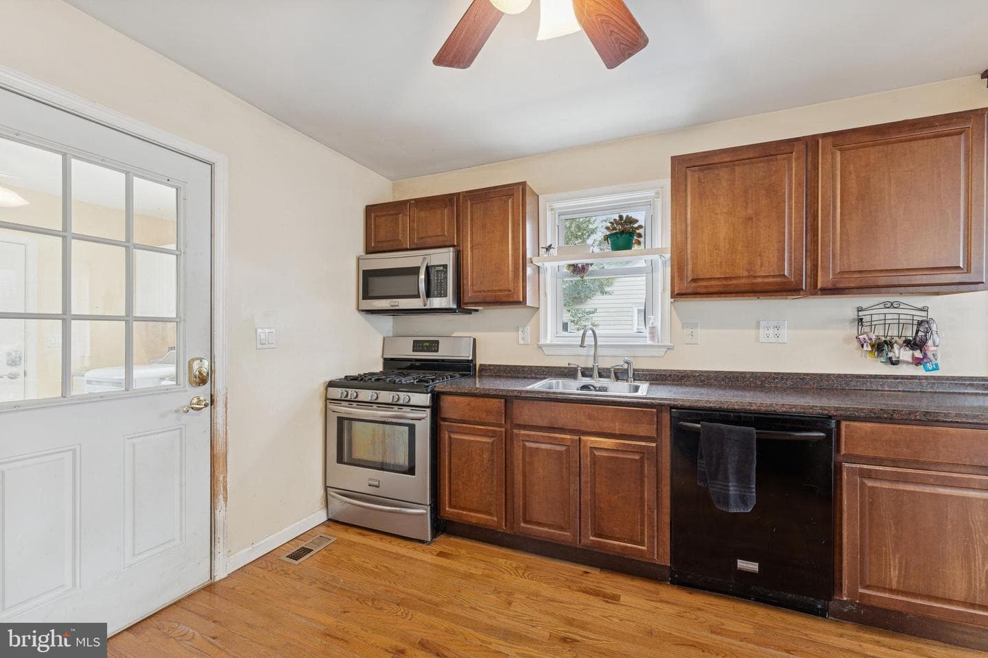 8411 Brady Avenue photo 8