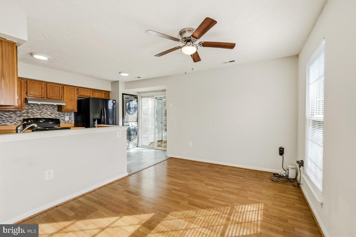 2401 W Rosecroft Village Circle photo 11
