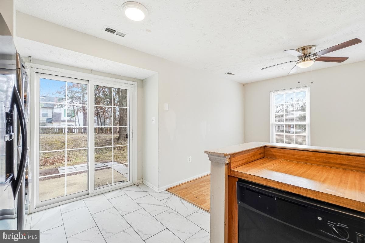 2401 W Rosecroft Village Circle photo 17