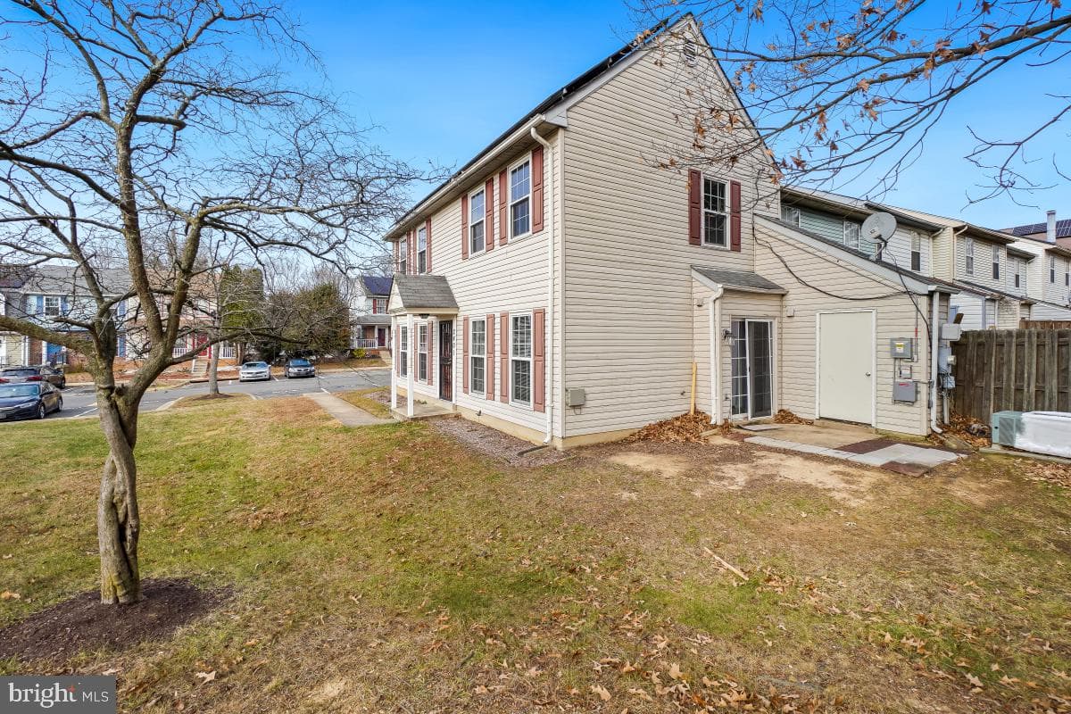 2401 W Rosecroft Village Circle photo 29