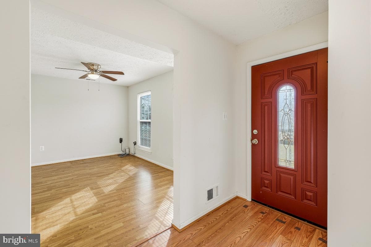 2401 W Rosecroft Village Circle photo 4