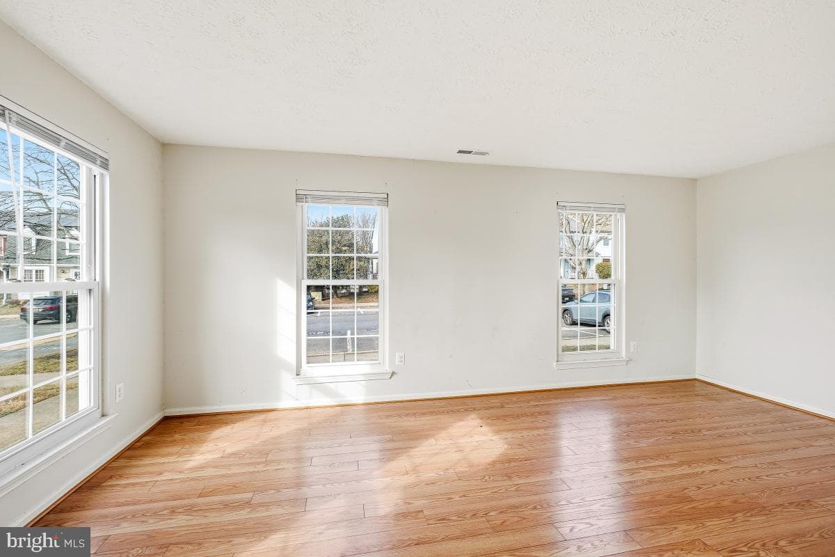 2401 W Rosecroft Village Circle photo 6