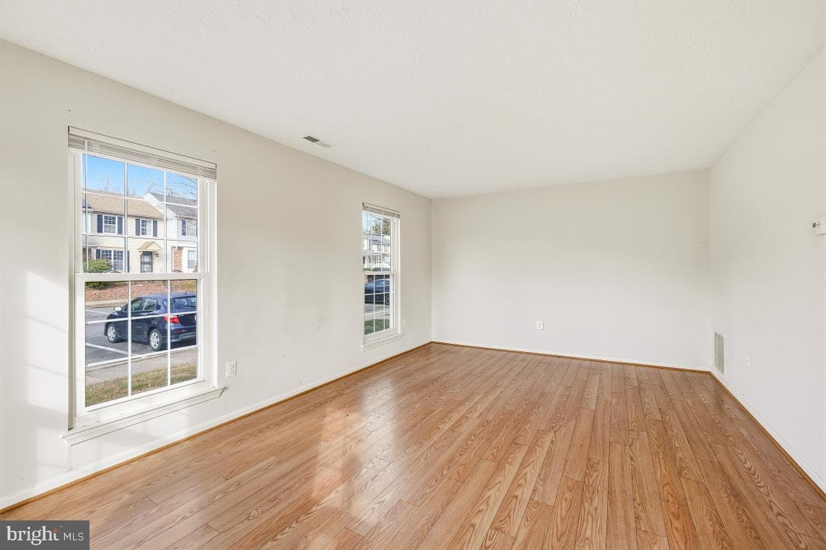 2401 W Rosecroft Village Circle photo 7