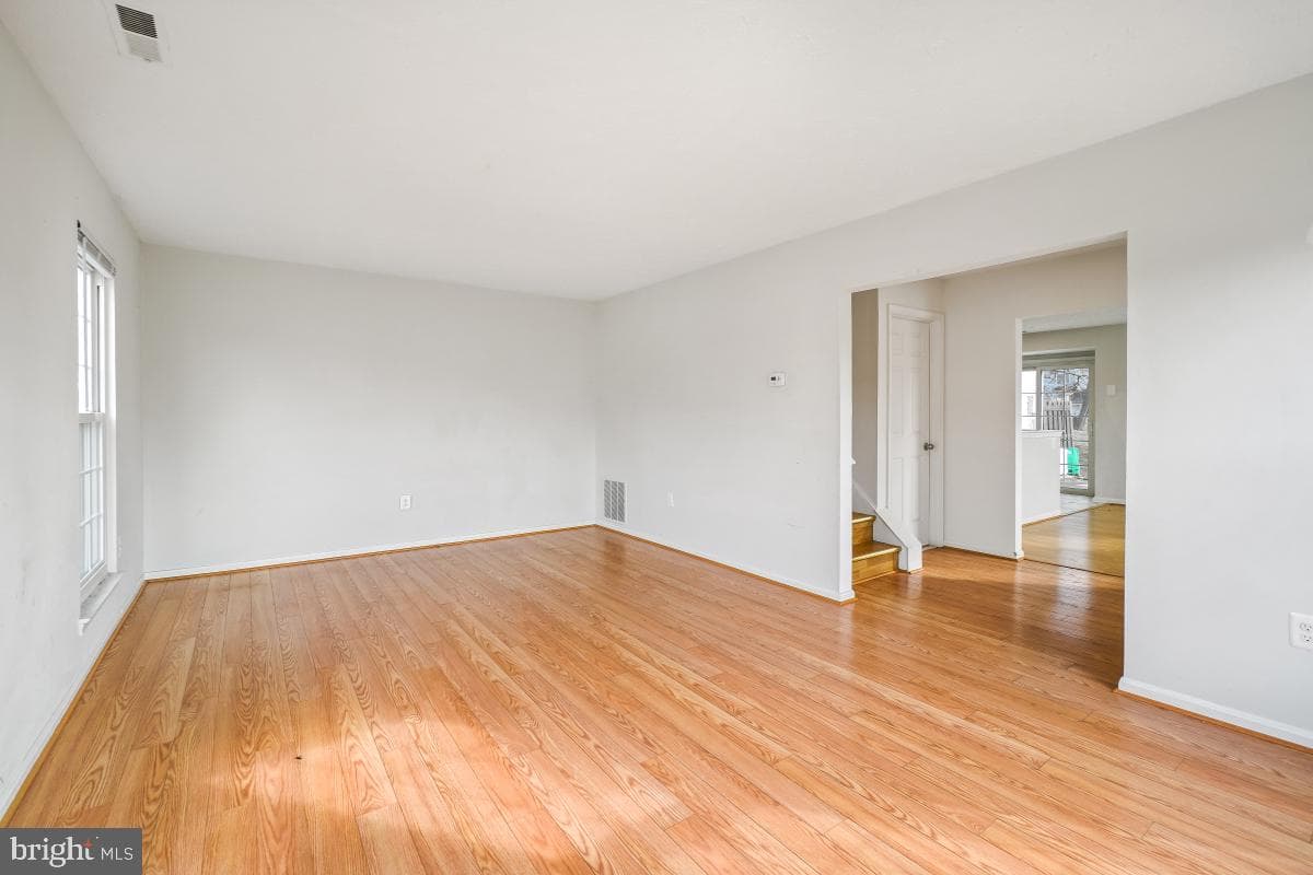 2401 W Rosecroft Village Circle photo 8