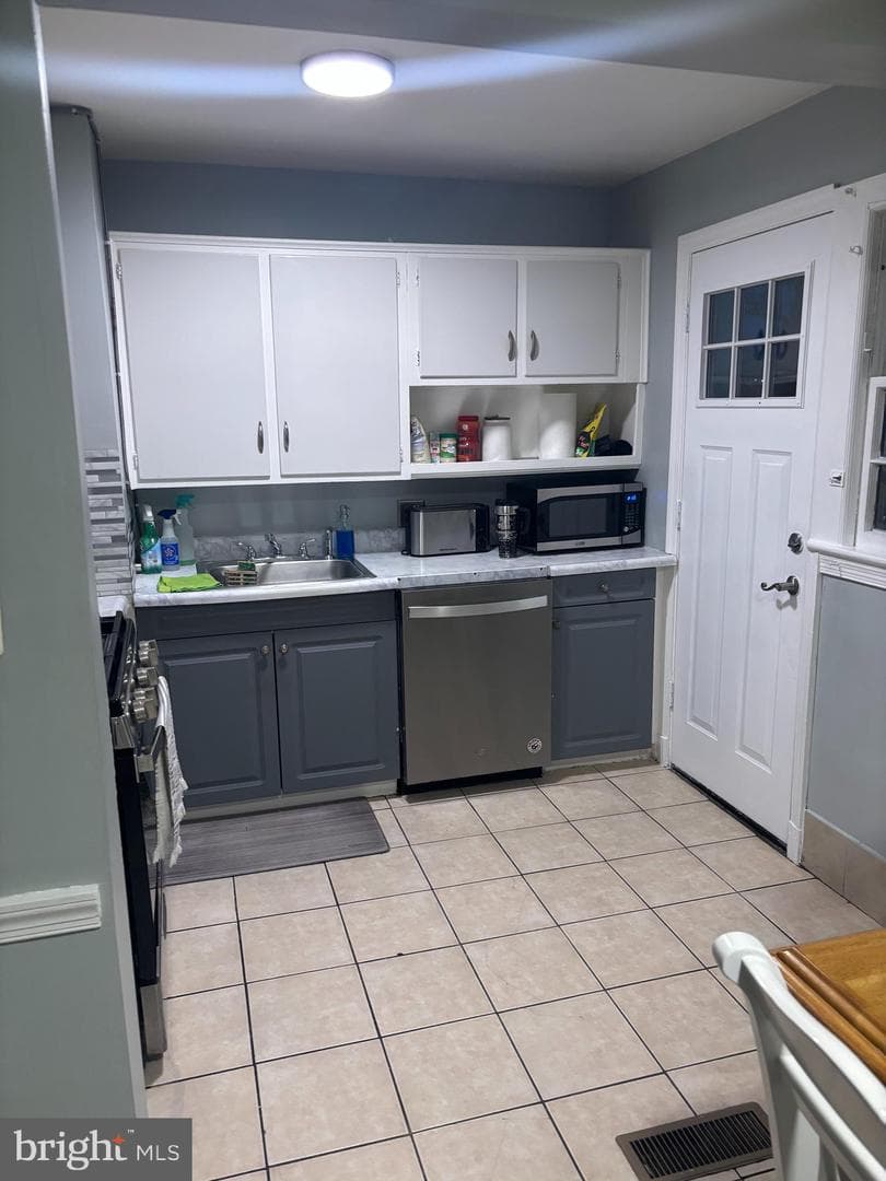 4805 68th Avenue photo 2