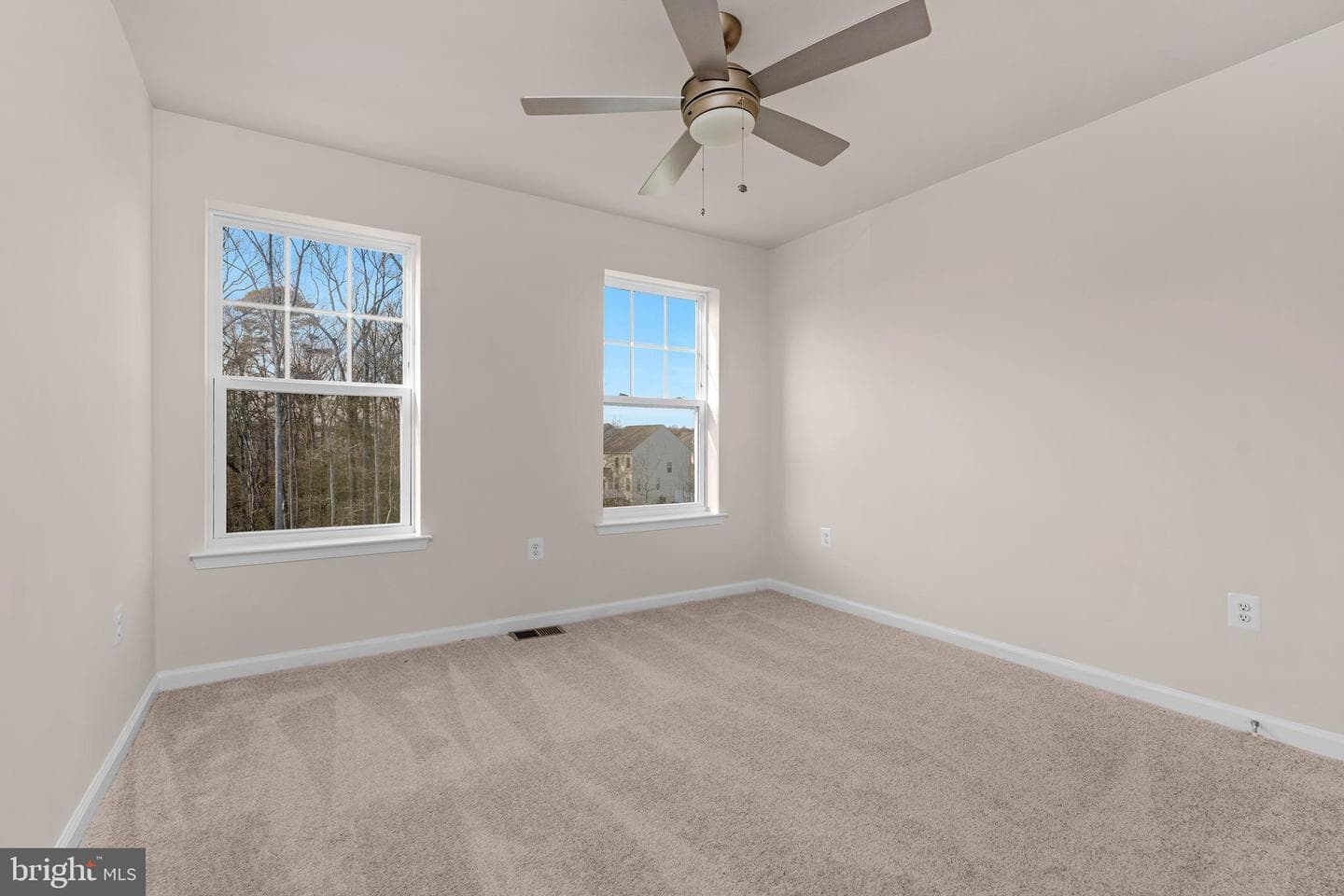 10439 John Glenn Street photo 32