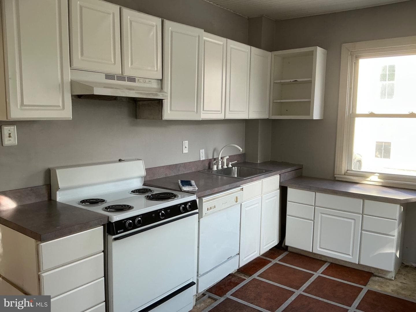 910 Montgomery Street #a photo 5