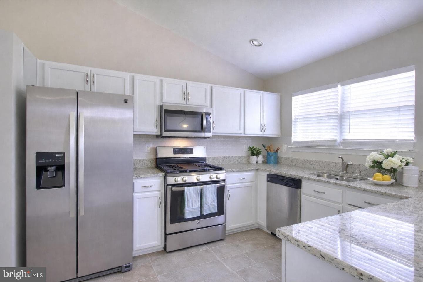 1815 Gould Drive photo 2