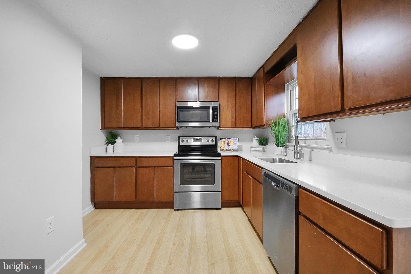 3004 N Dale Lane photo 13
